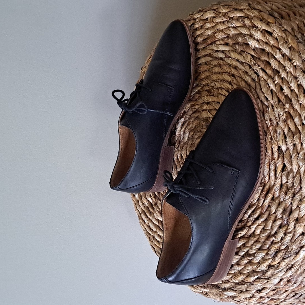 Madewell Black Leather Lace-Up Oxfords with Brown Sole